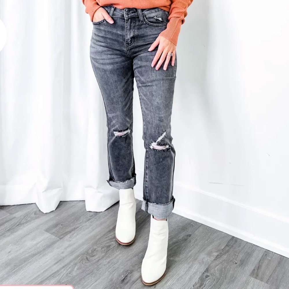 NWT Vervet jeans - distressed and frayed hem 32